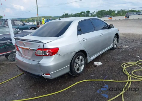 2011 Toyota Corolla S z USA, uszkodzony, nr VIN 2T1BU4EE4BC577552